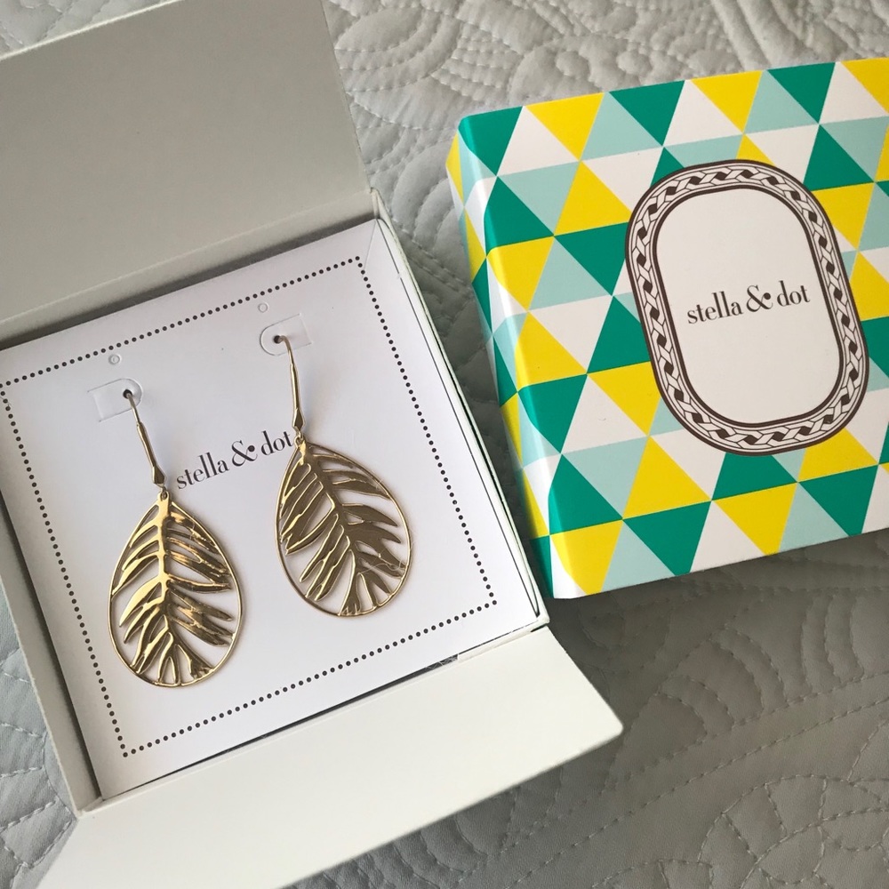 Botanical Filigree Gold Earrings